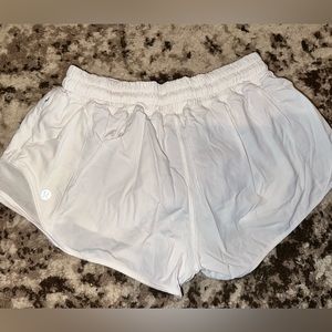 Lululemon Size 6 length 2.5 hotty hot shorts